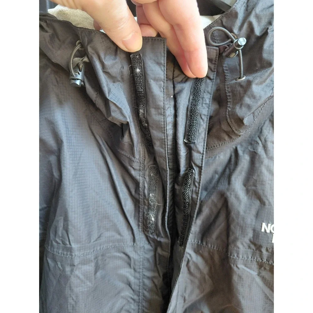 The North Face Mens HyVent 2.5L Rain Jacket Gray Waterproof Hooded Shell Large